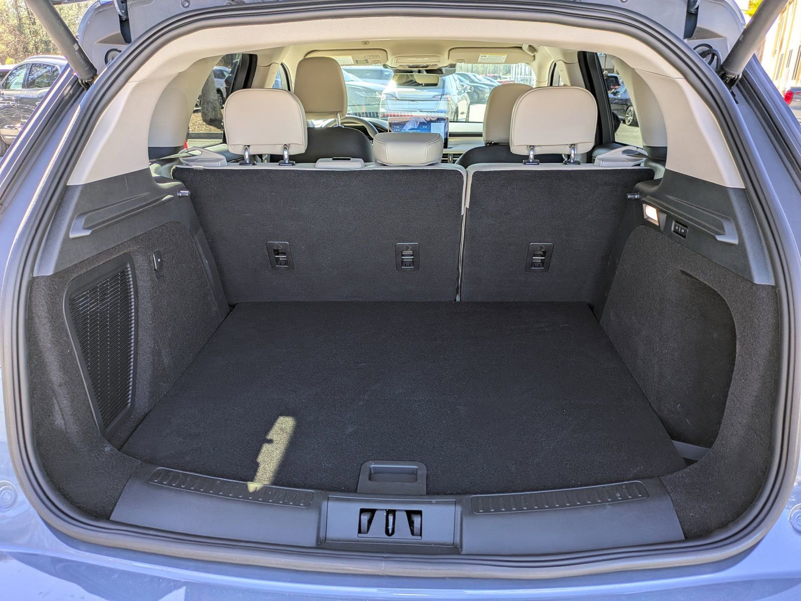 Certified 2025 Lincoln Corsair FWD w/ Equipment Group 101A image 10