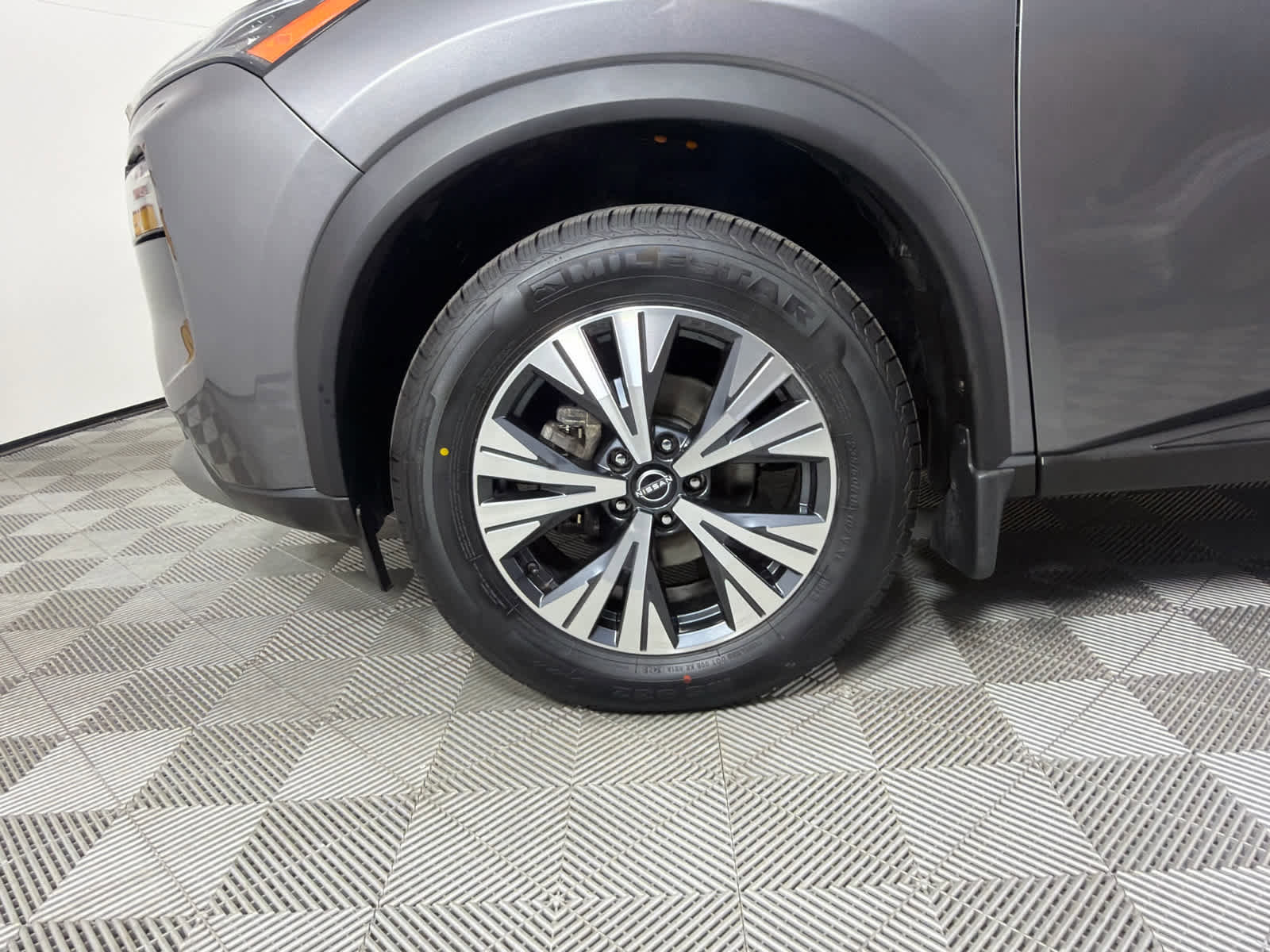 Used 2023 Nissan Rogue SV AWD/4WD image 10