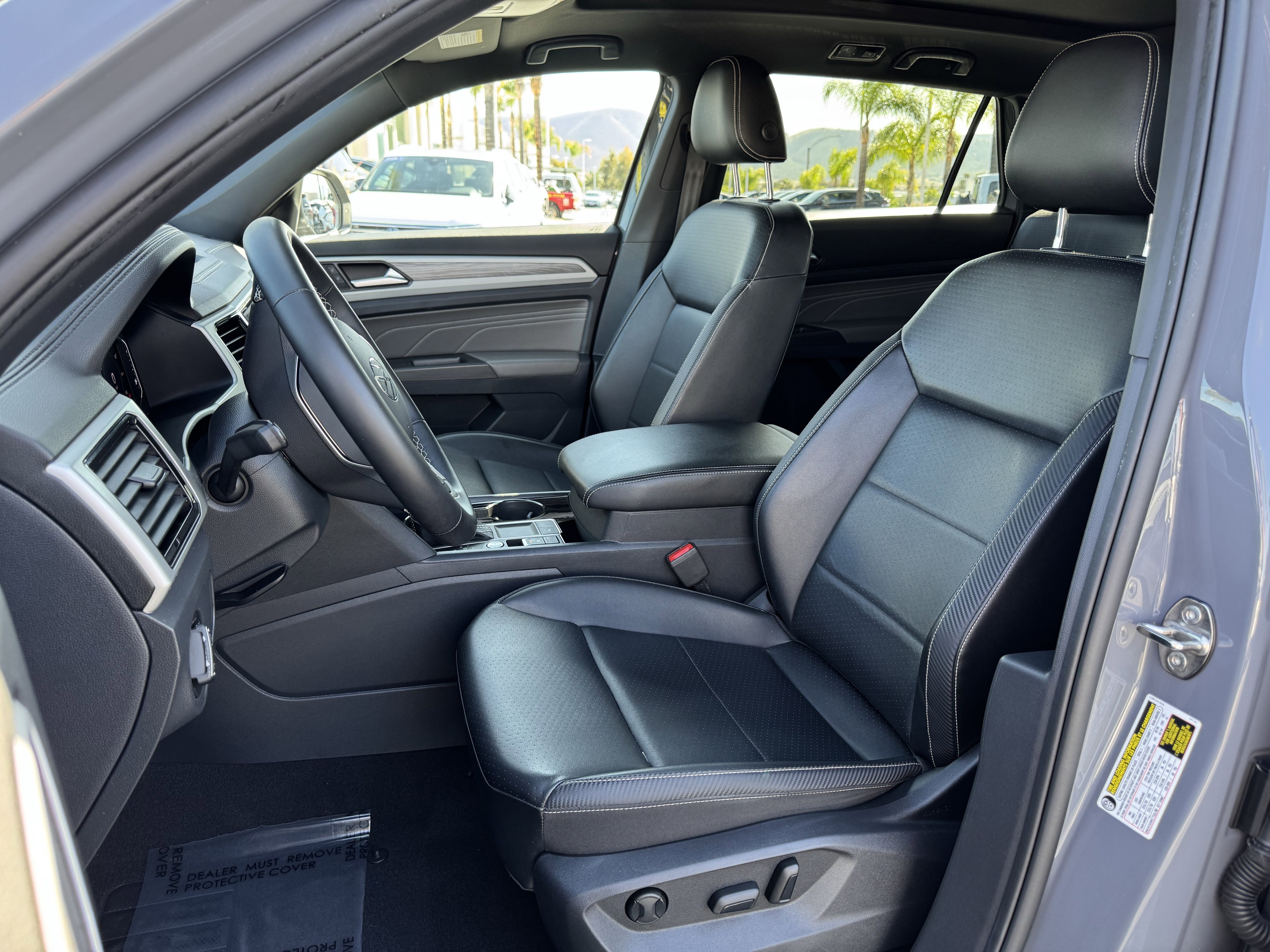 Certified 2022 Volkswagen Atlas Cross Sport SE w/ Panoramic Sunroof Package FWD image 17