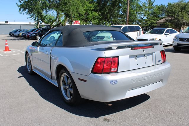 Used 2004 Ford Mustang Convertible RWD image 25