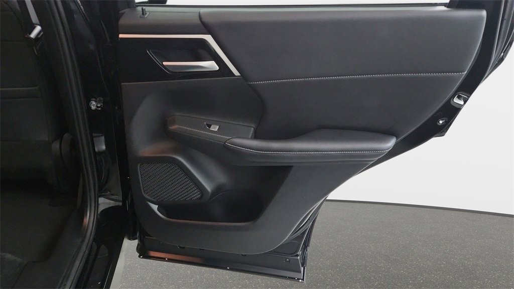 Used 2024 Mitsubishi Outlander SE image 13