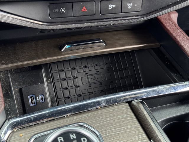 Used 2022 Ford Expedition Limited RWD image 19