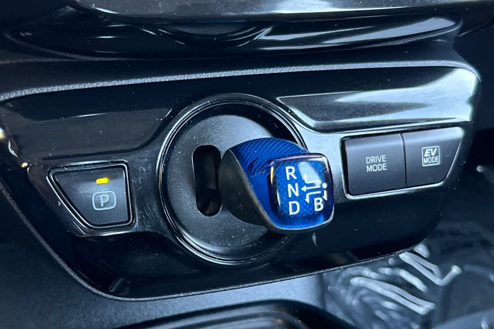 Used 2022 Toyota Prius LE FWD image 22