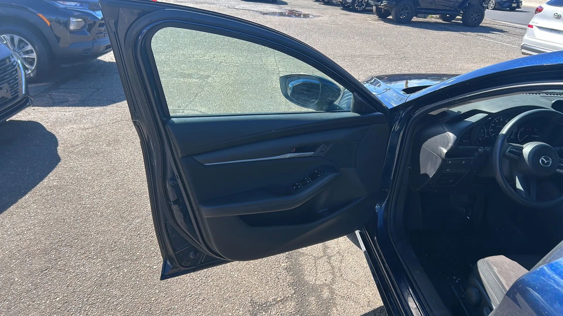 Used 2022 MAZDA MAZDA3 2.0 Sedan 4D image 8