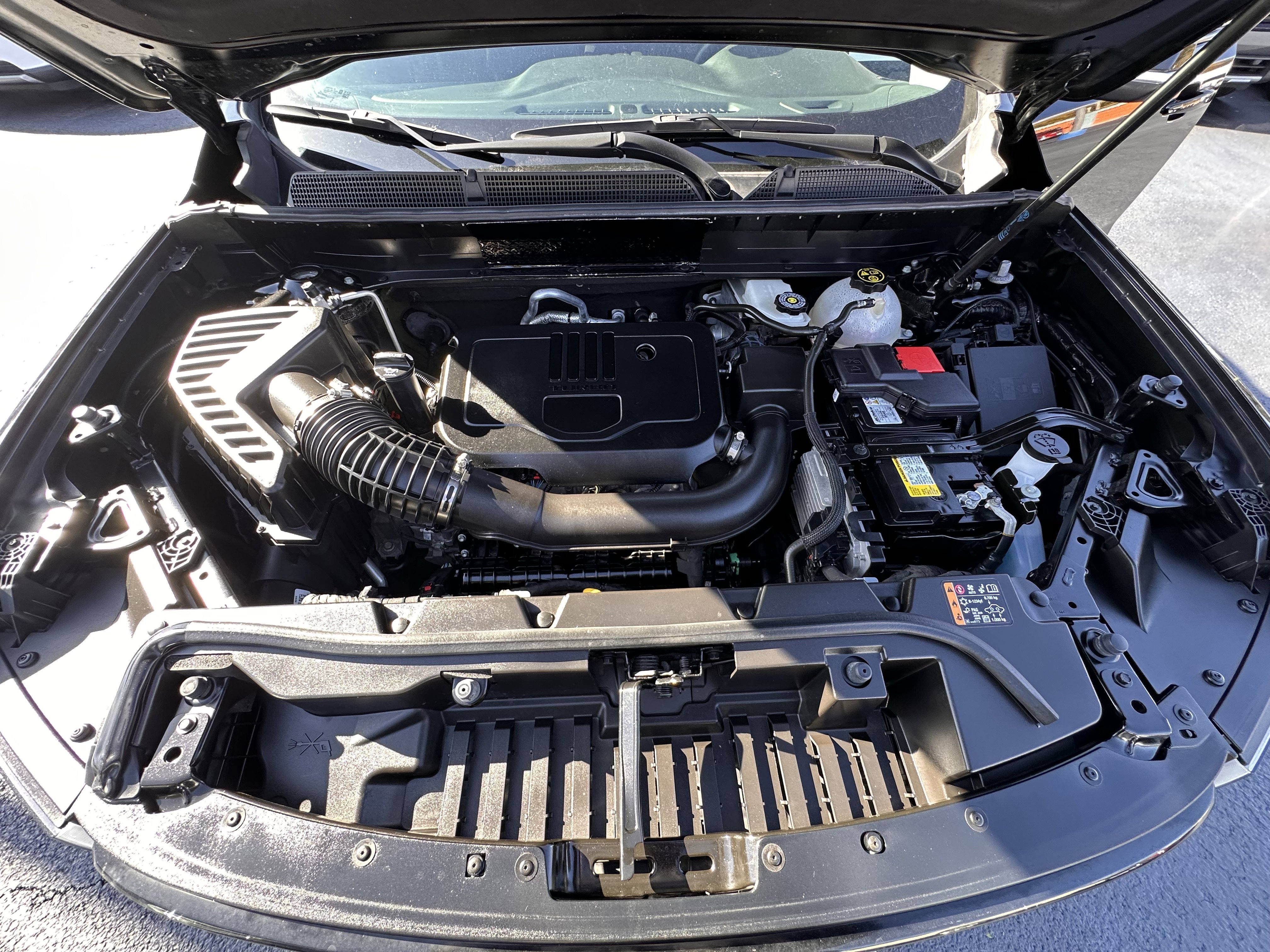 Used 2023 GMC Acadia SLE w/ Driver Convenience Package image 31