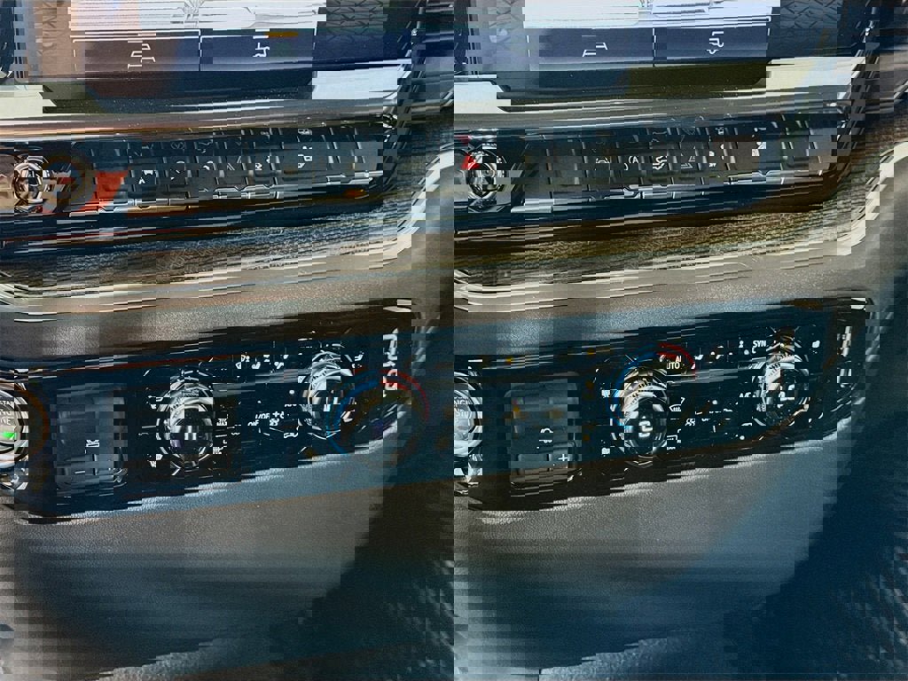 New 2026 GMC Sierra 1500 Elevation image 11