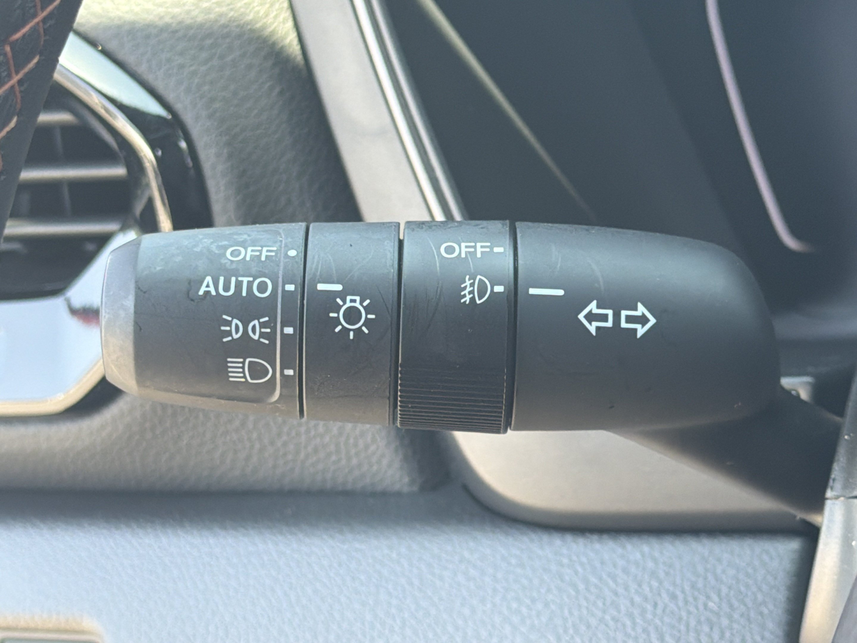 Used 2025 Honda Pilot TrailSport image 19