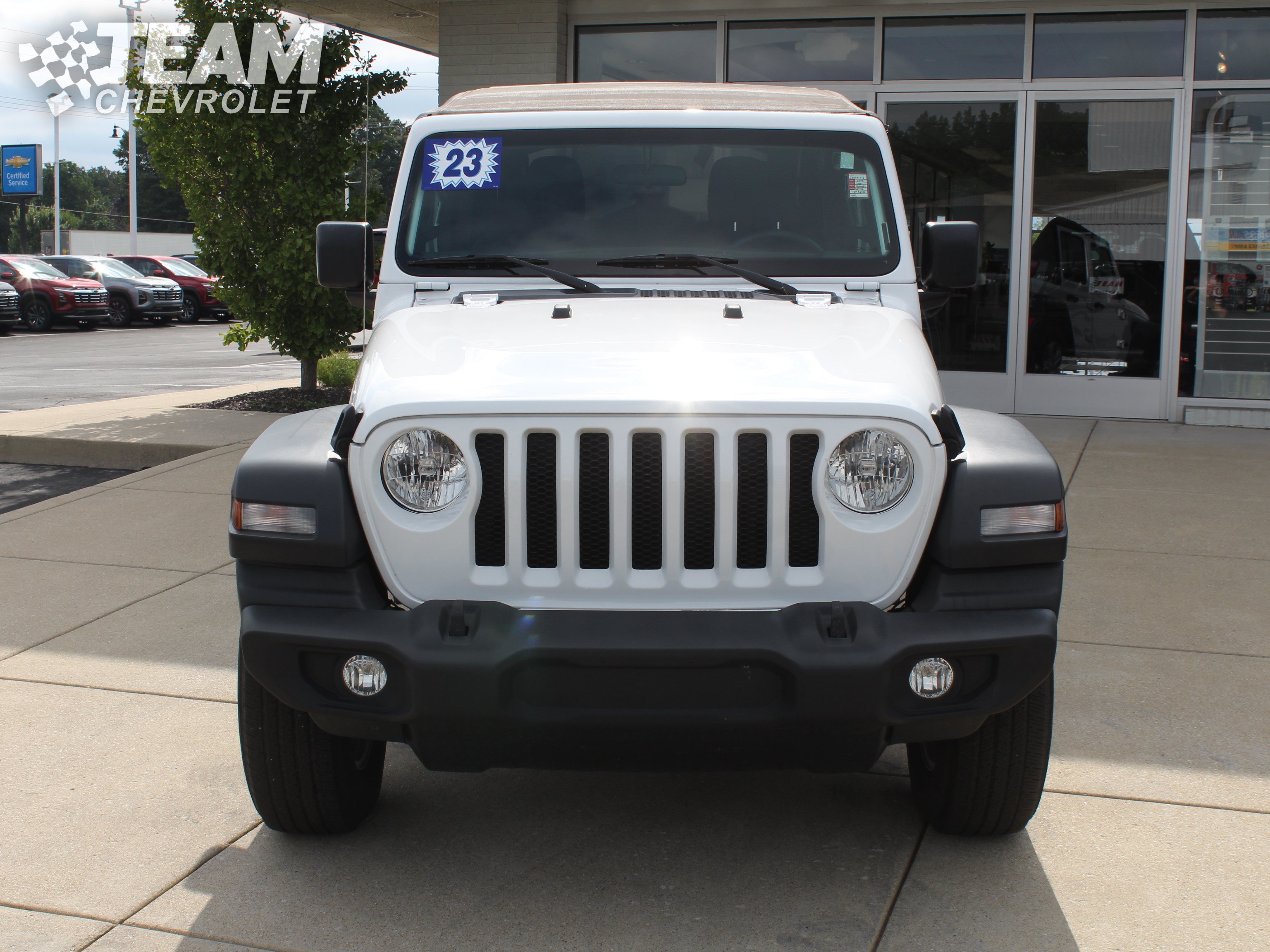 Used 2023 Jeep Wrangler Unlimited Sport AWD/4WD image 9