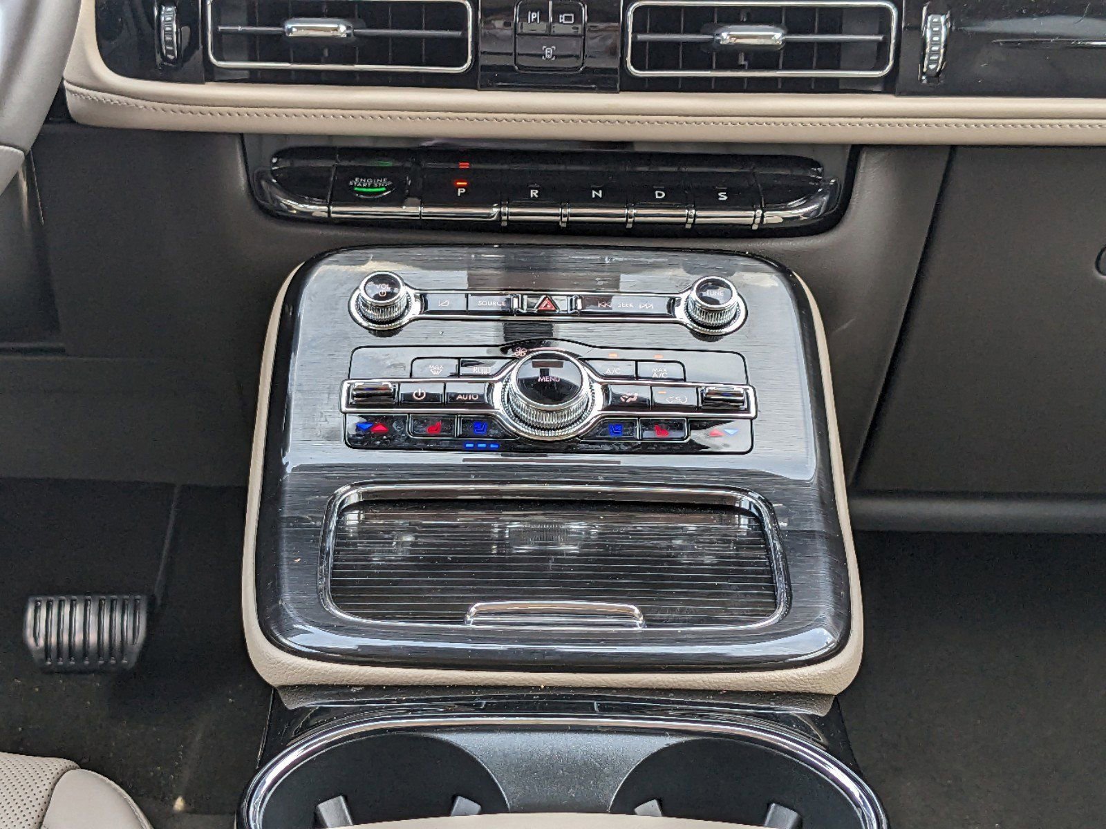 Certified 2023 Lincoln Nautilus Reserve w/ Equipment Group 202A image 21