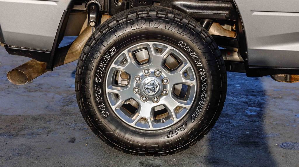 Used 2024 RAM 2500 Laramie image 12