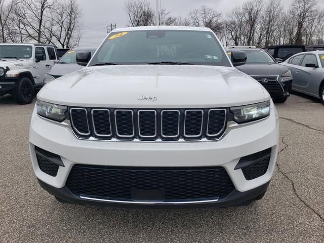 Used 2024 Jeep Grand Cherokee Laredo X w/ Luxury Tech Group I AWD/4WD image 9