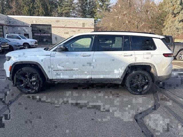 Certified 2025 Jeep Grand Cherokee L Limited w/ Black Appearance Package image 2