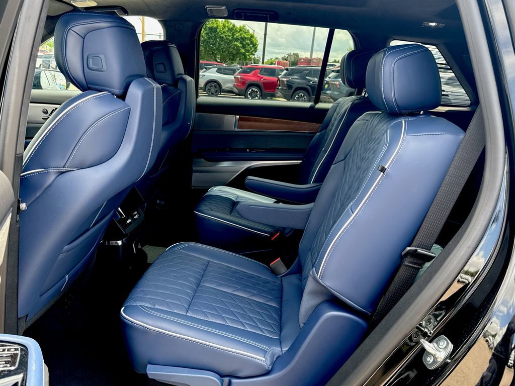 New 2026 Cadillac Vistiq Premium Luxury image 12