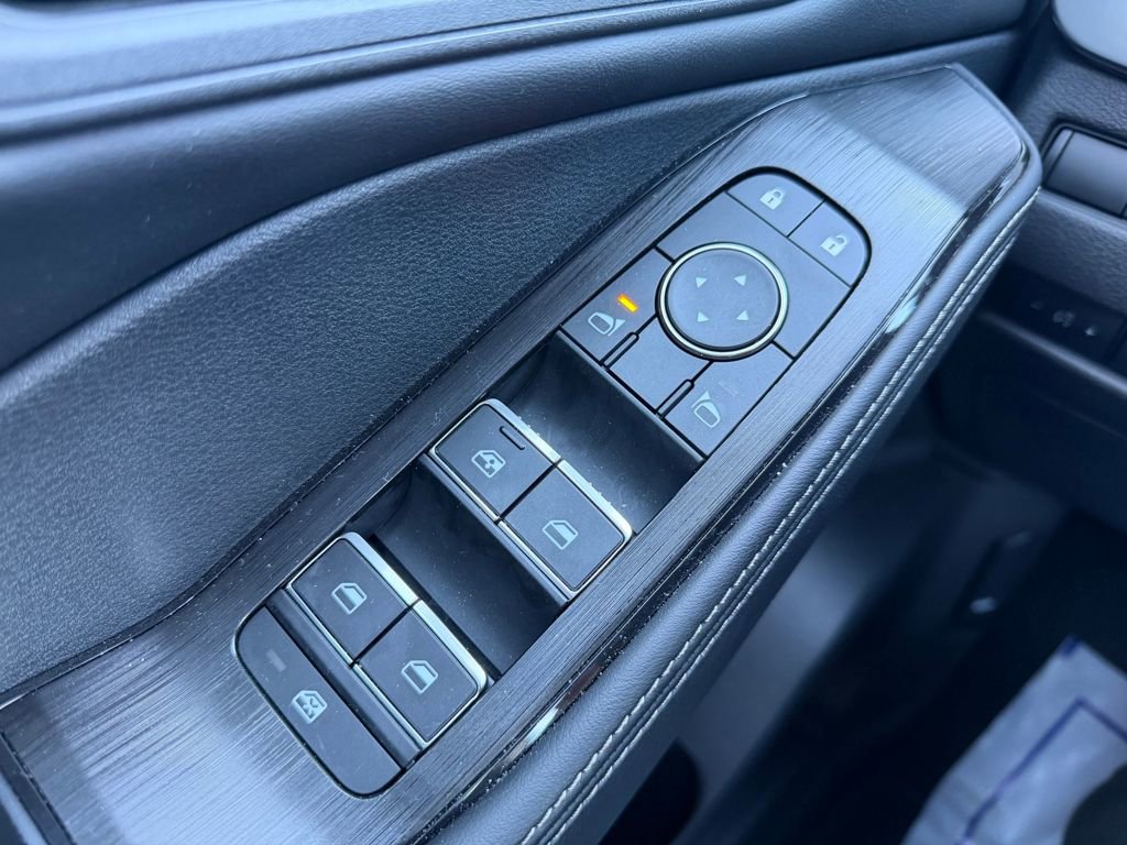 Certified 2025 Nissan Rogue SL image 21