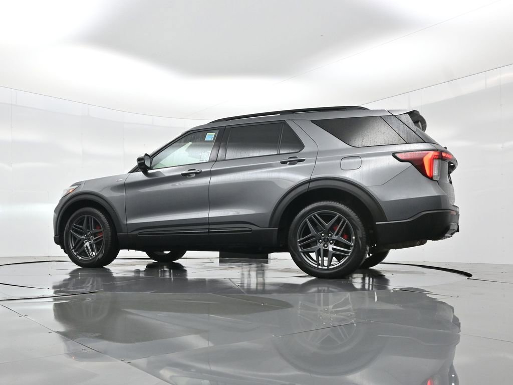 Used 2025 Ford Explorer ST-Line w/ ST-Line Street Pack image 51