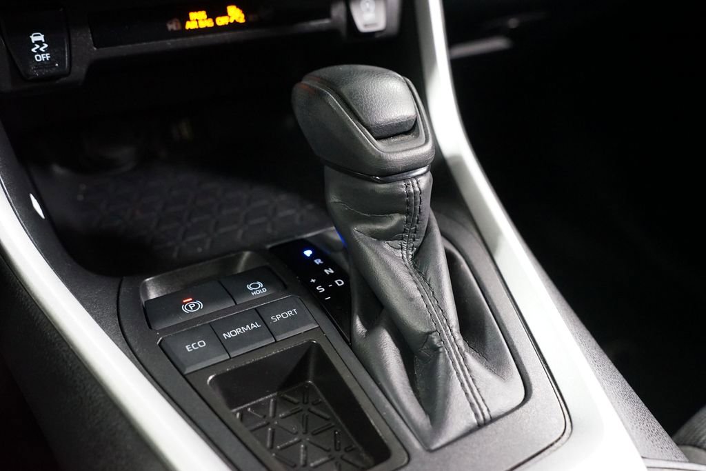 Certified 2025 Toyota RAV4 LE image 21