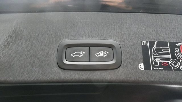 Used 2019 Volvo XC40 T5 R-Design AWD/4WD image 13