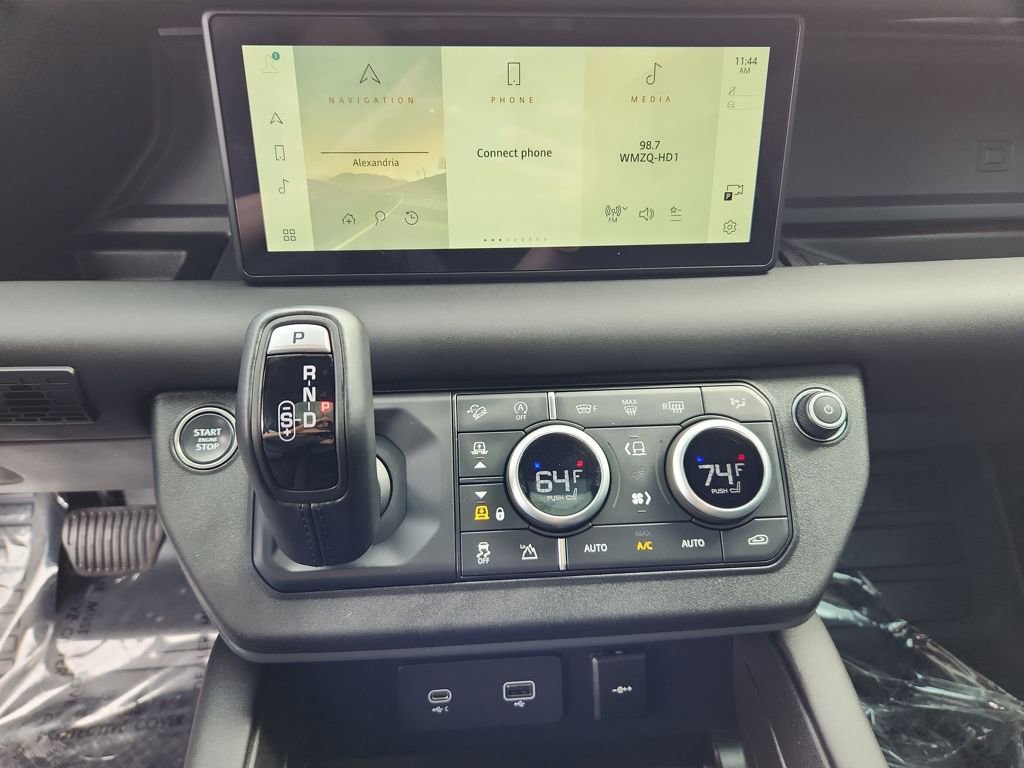 Used 2024 Land Rover Defender 110 X-Dynamic SE image 15