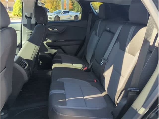 New 2025 Chevrolet Blazer LT w/ Driver Confidence Package FWD image 24