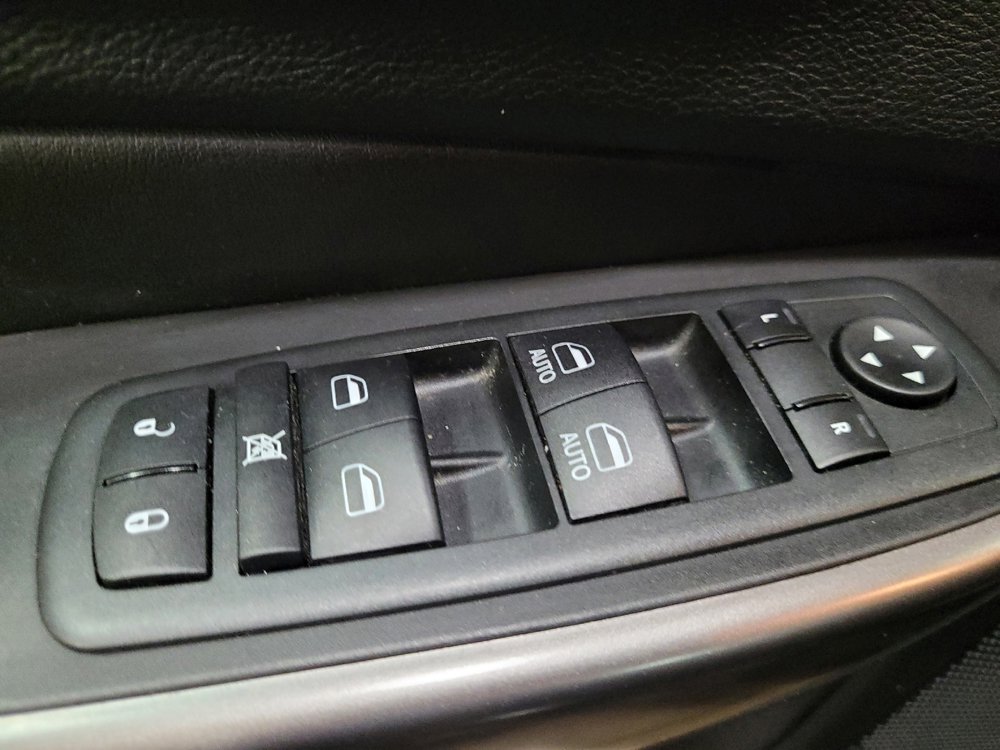 Used 2021 Jeep Cherokee Latitude AWD/4WD image 27