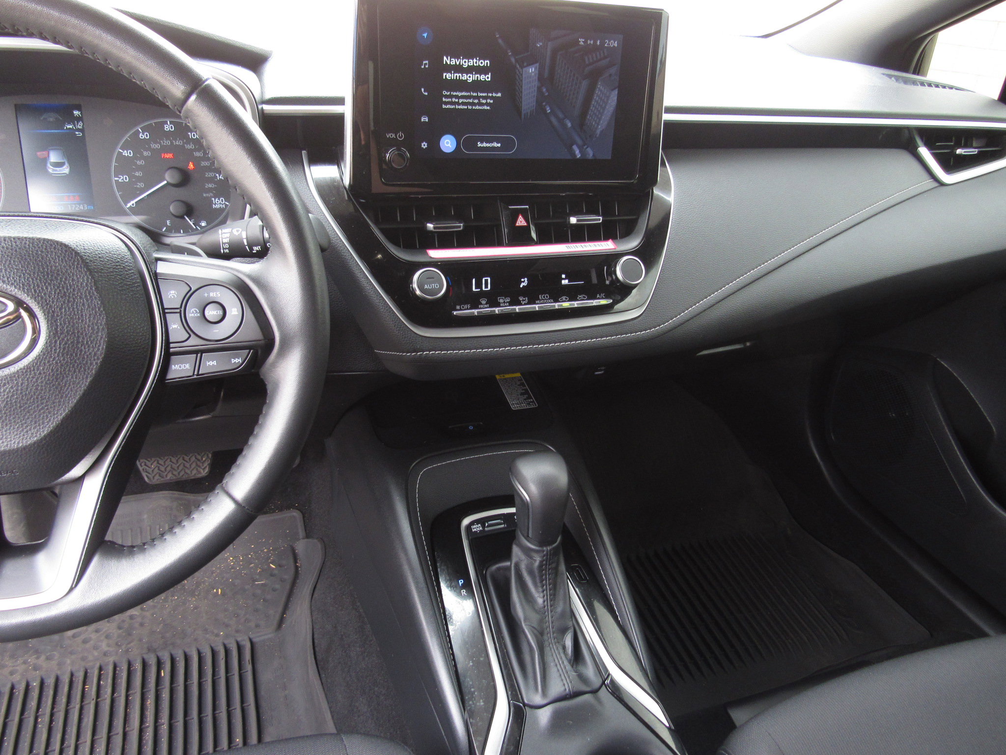 Used 2025 Toyota Corolla SE w/ SE Package image 16