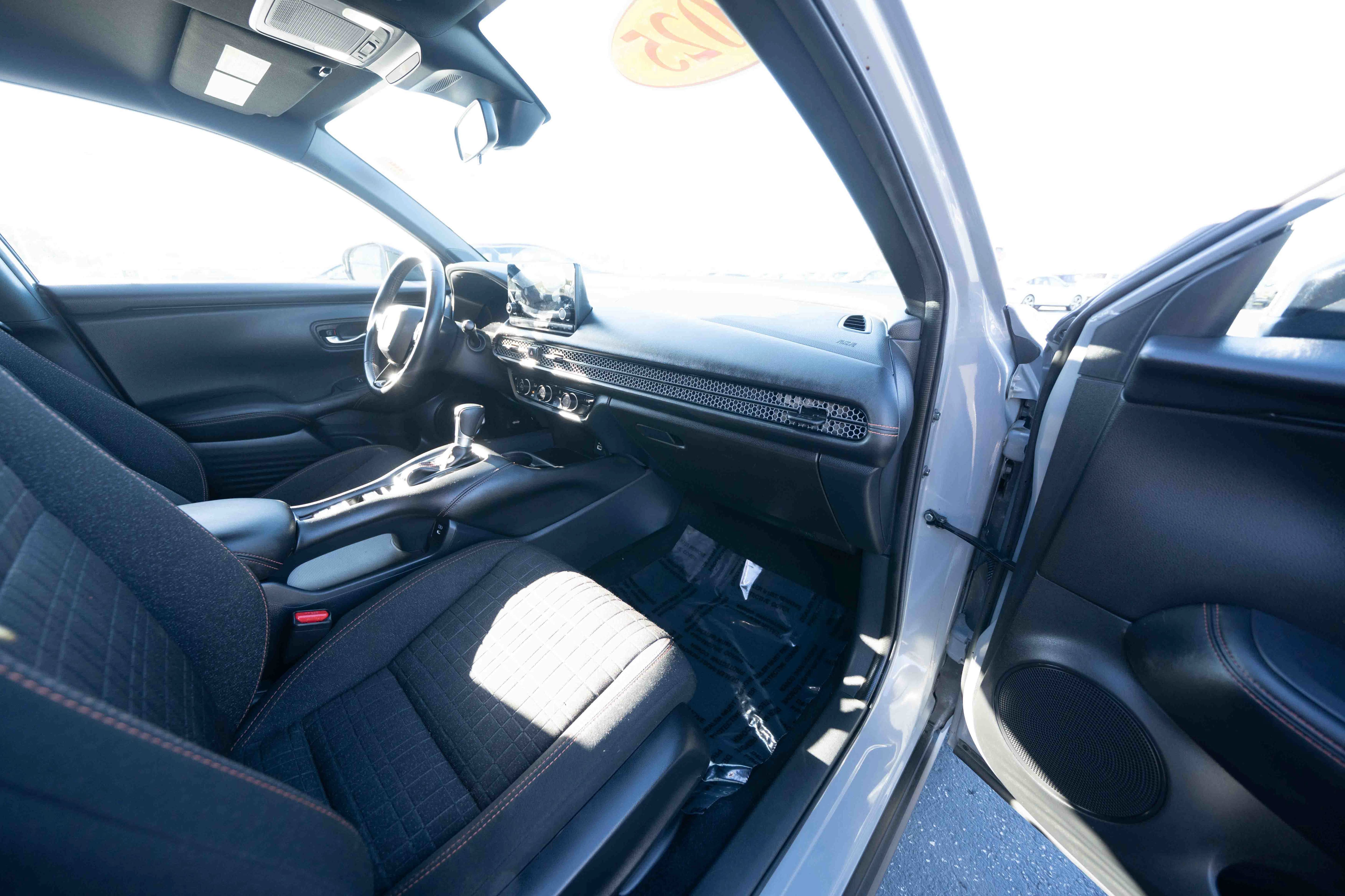 Used 2025 Honda HR-V Sport image 27