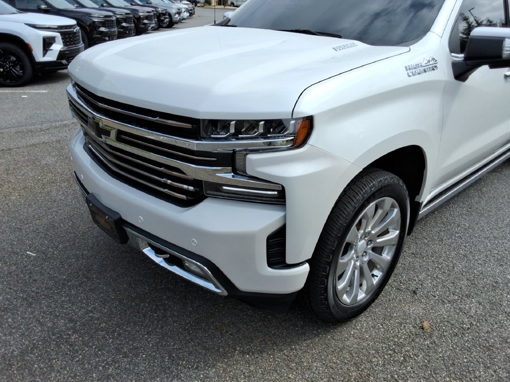 Certified 2020 Chevrolet Silverado 1500 High Country w/ Technology Package AWD/4WD image 9