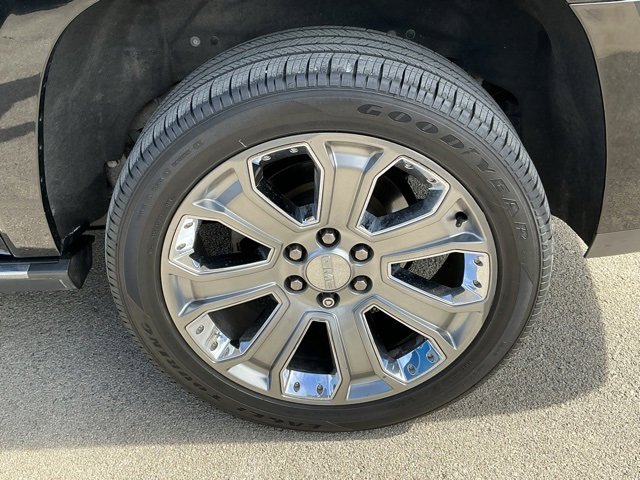 Used 2015 GMC Yukon XL Denali w/ Premium Package image 5