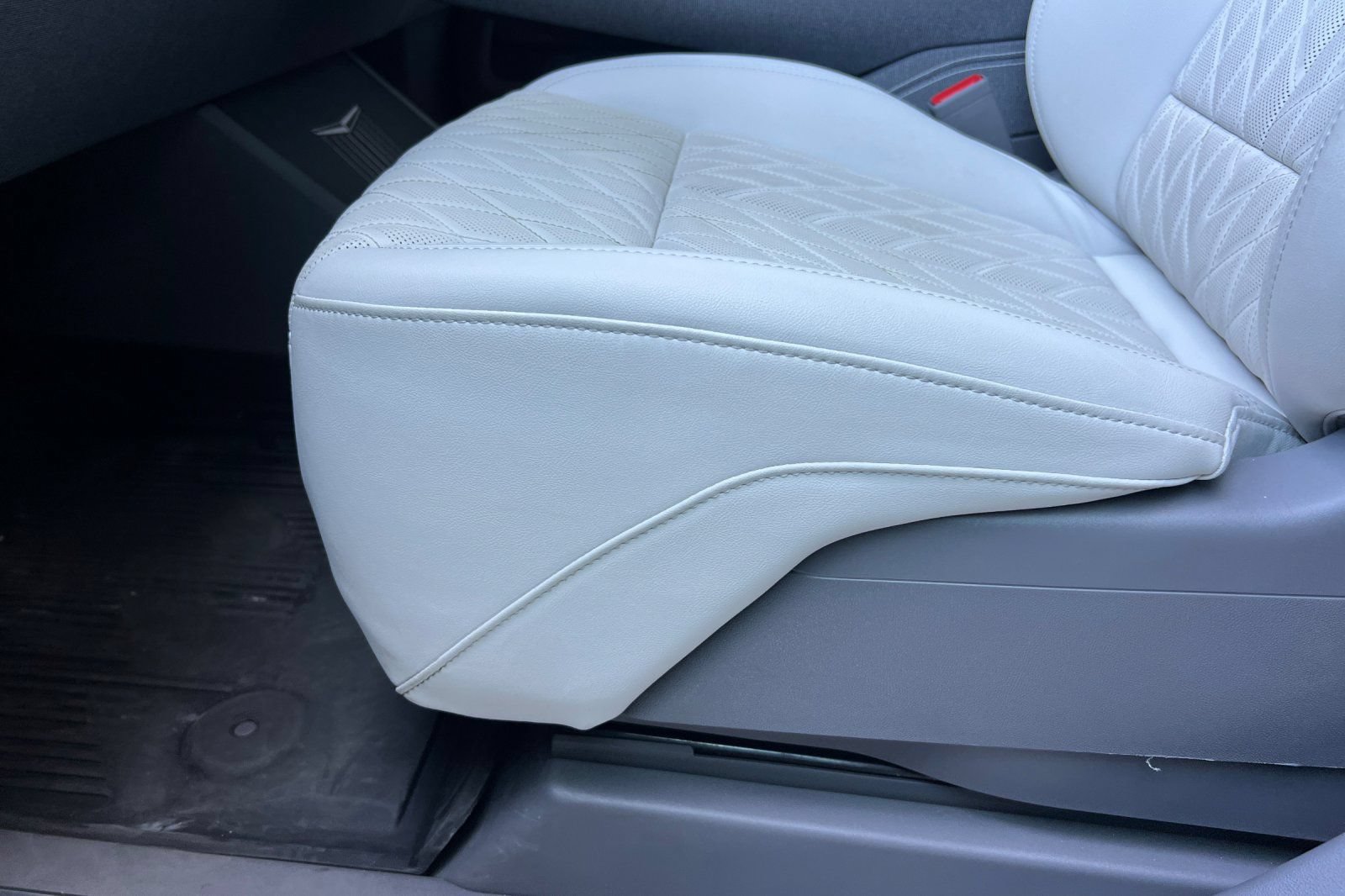 Used 2026 Cadillac Escalade IQ Luxury 1 w/ LPO, Floor Liner Package AWD/4WD image 12