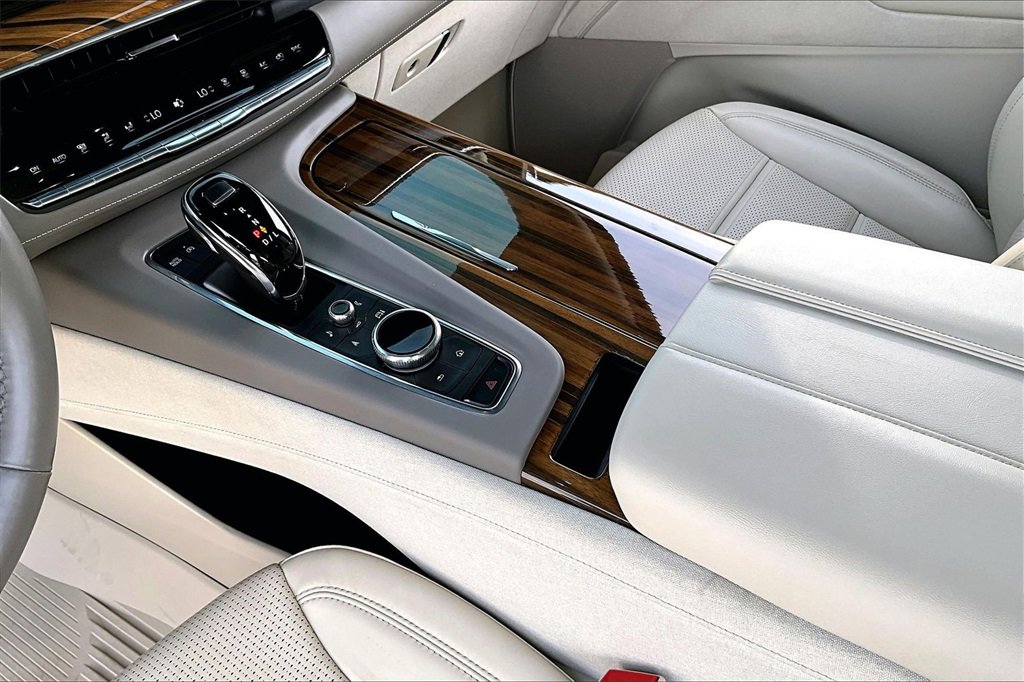 Certified 2024 Cadillac Escalade Sport Platinum w/ LPO, Floor Liner Package image 14