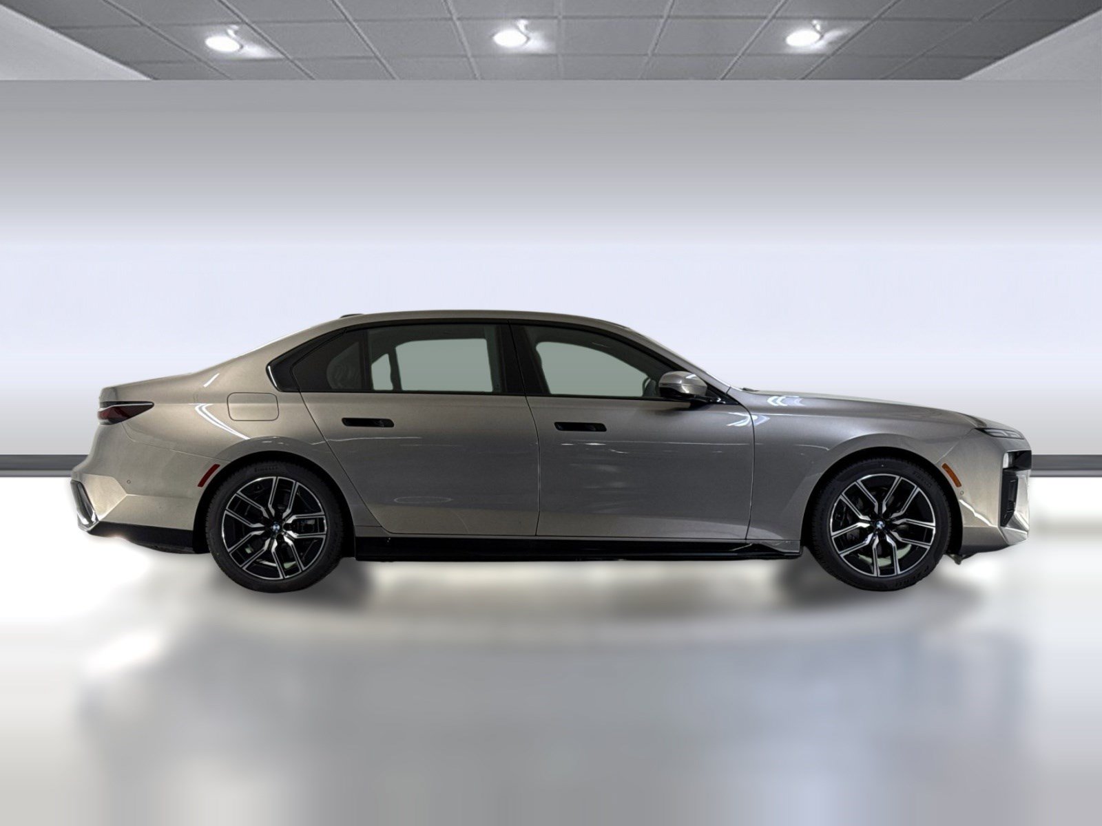 Used 2026 BMW i7 xDrive60 w/ M Sport Package RWD image 7
