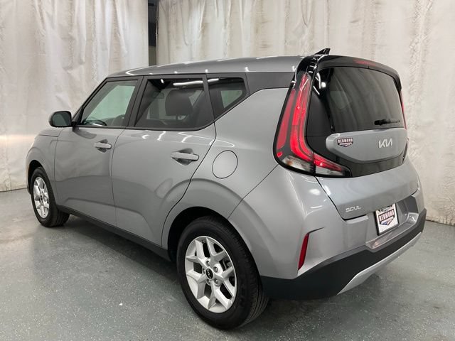 Used 2025 Kia Soul LX w/ LX Technology Package FWD image 5