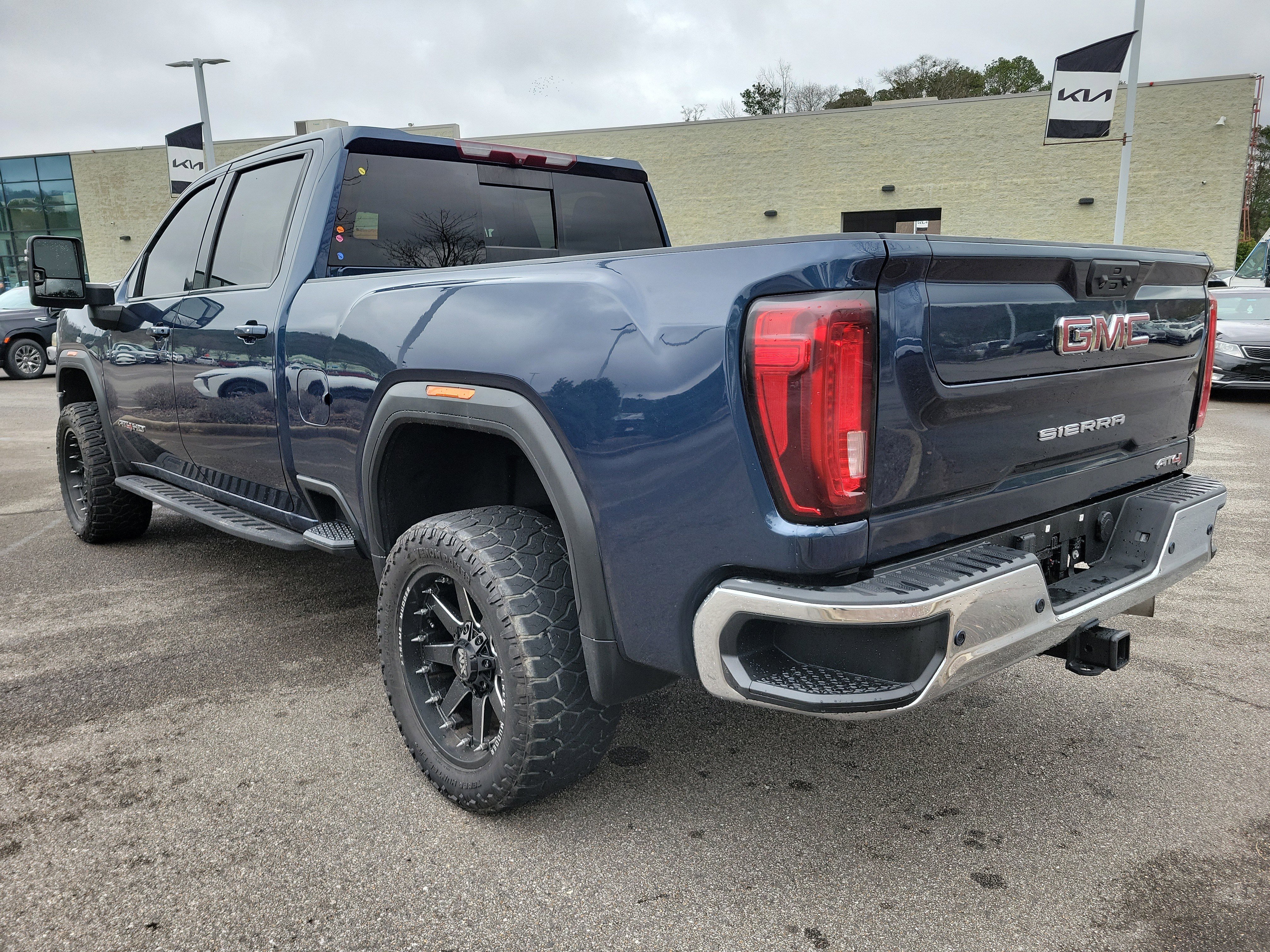 Used 2022 GMC Sierra 2500 AT4 w/ AT4 Preferred Package image 28