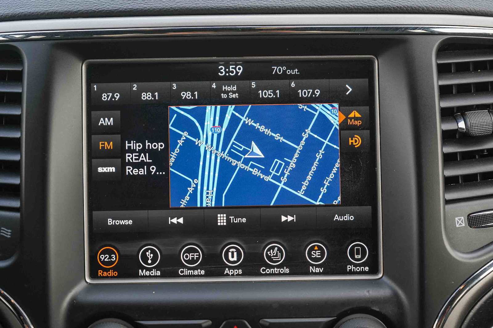 Used 2018 Jeep Grand Cherokee Limited image 14