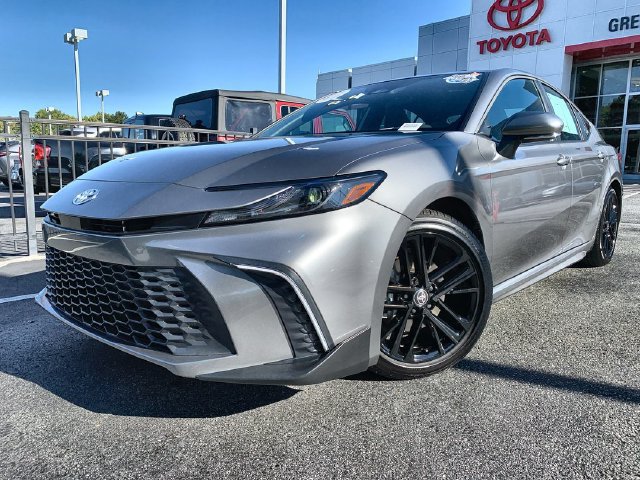 Used 2026 Toyota Camry SE FWD image 4