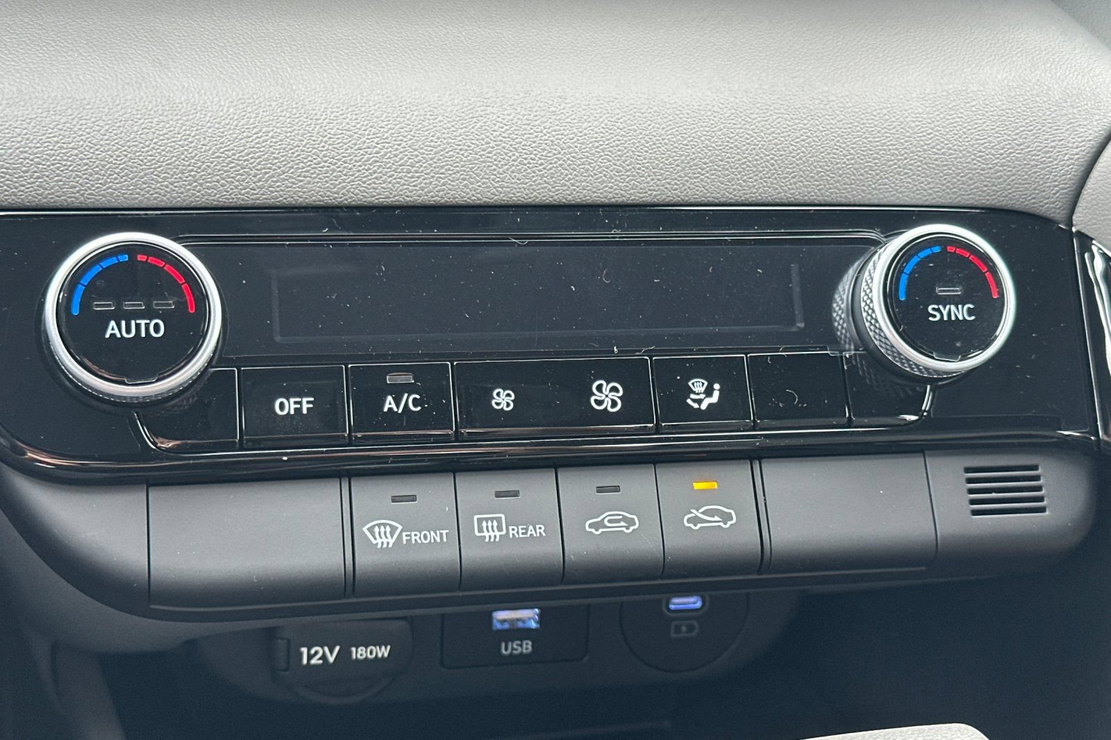 Used 2026 Hyundai Elantra Hybrid FWD image 22