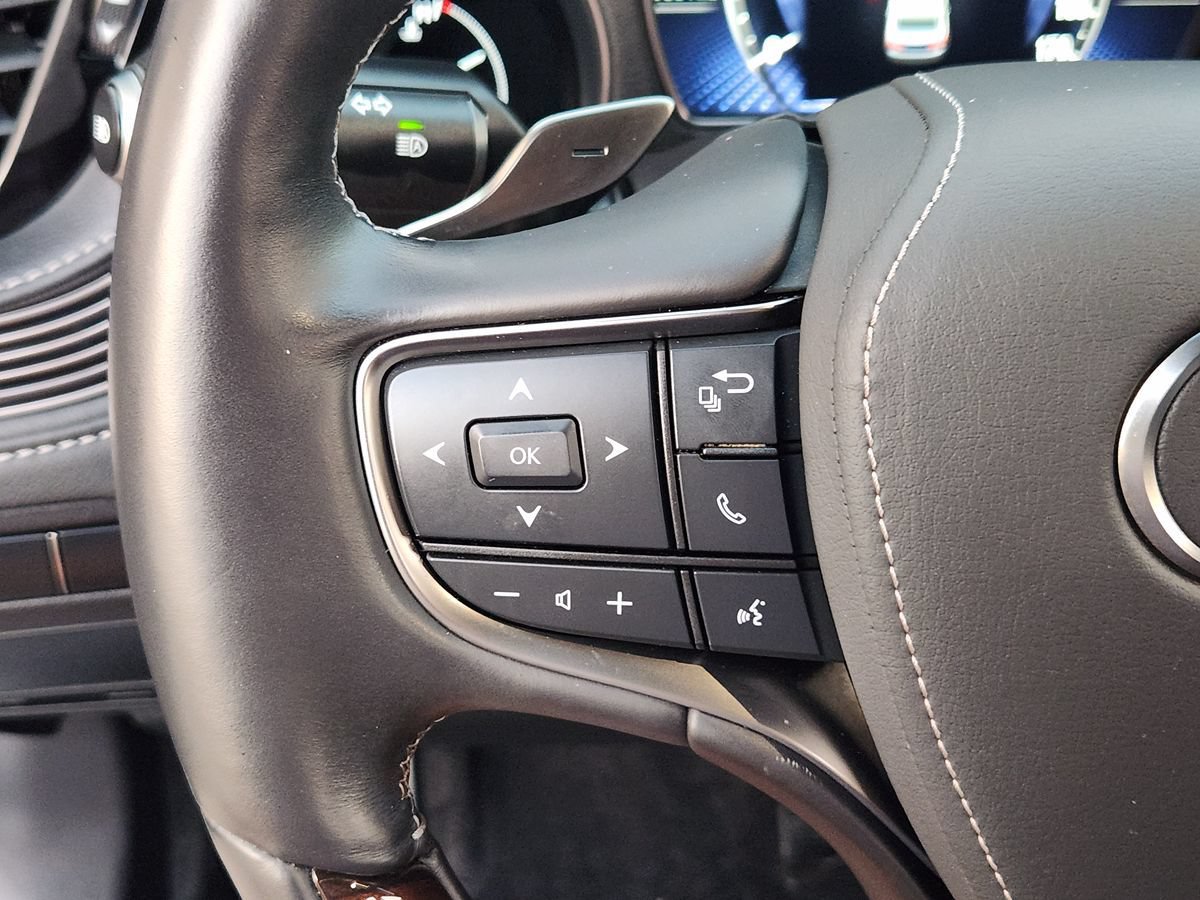 Used 2022 Lexus LS 500 w/ Interior Upgrade Package RWD image 47