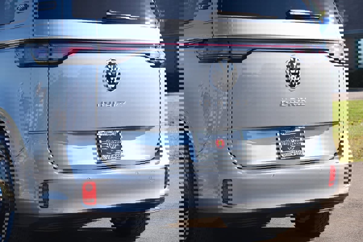 Used 2025 Volkswagen ID. Buzz Pro S image 28
