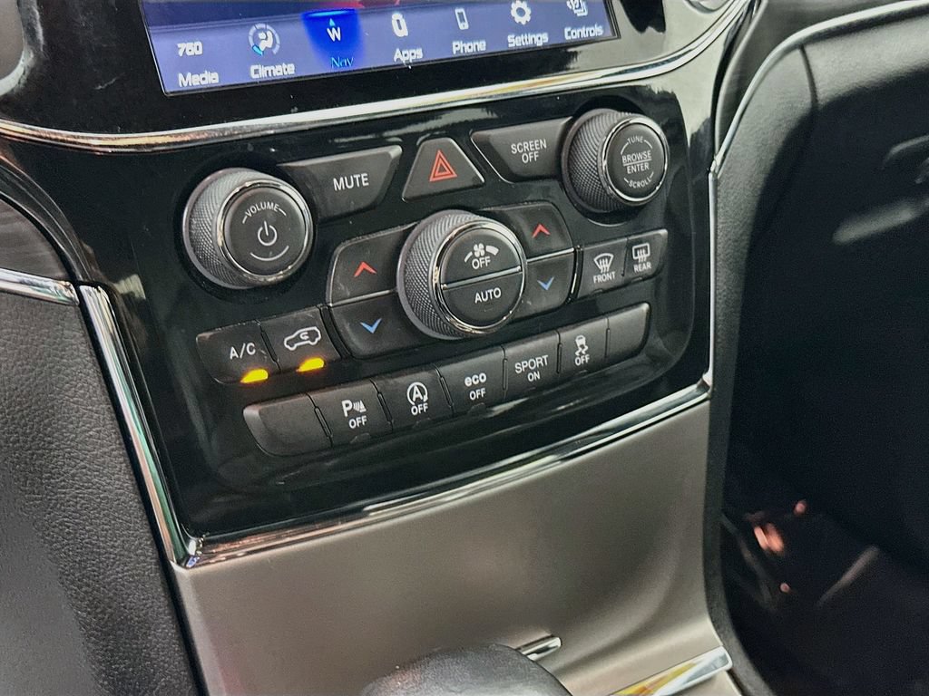 Certified 2021 Jeep Grand Cherokee Limited AWD/4WD image 26