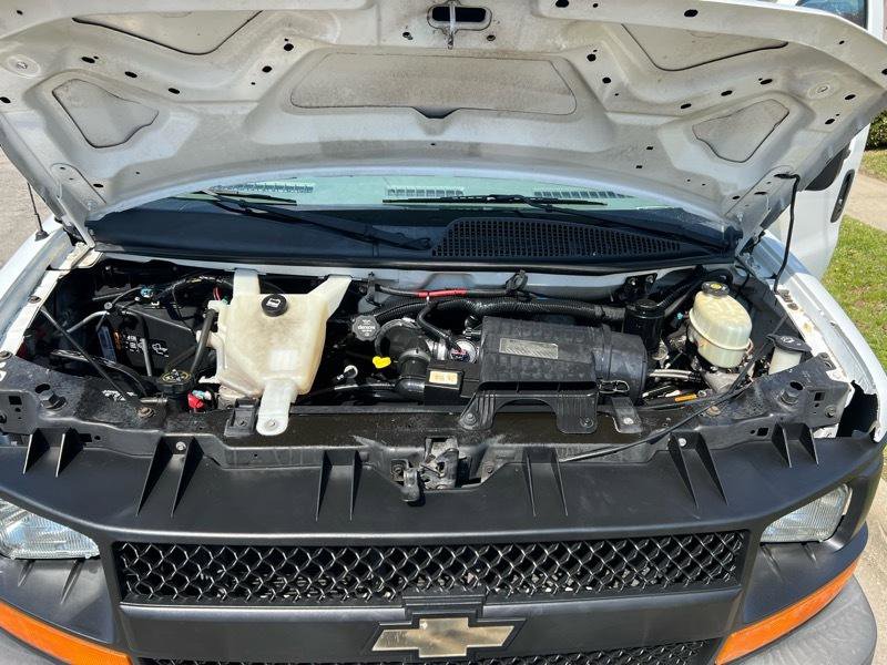 Used 2013 Chevrolet Express 2500 image 19