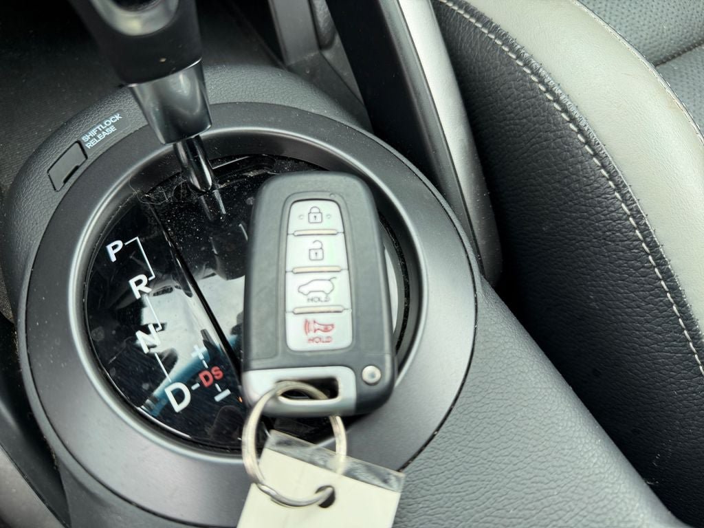Used 2016 Hyundai Veloster Turbo FWD image 32