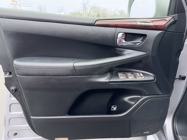 Used 2011 Lexus LX 570 570 w/ Luxury Pkg image 18