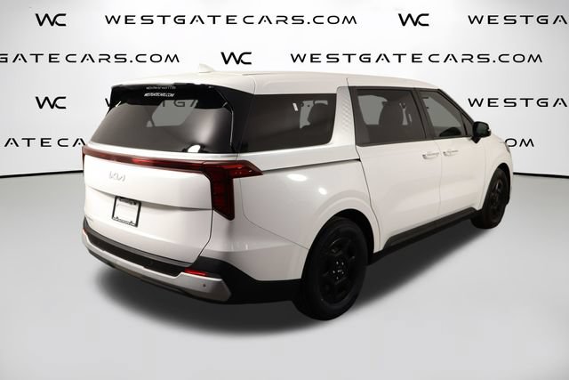 Used 2025 Kia Carnival FWD image 45