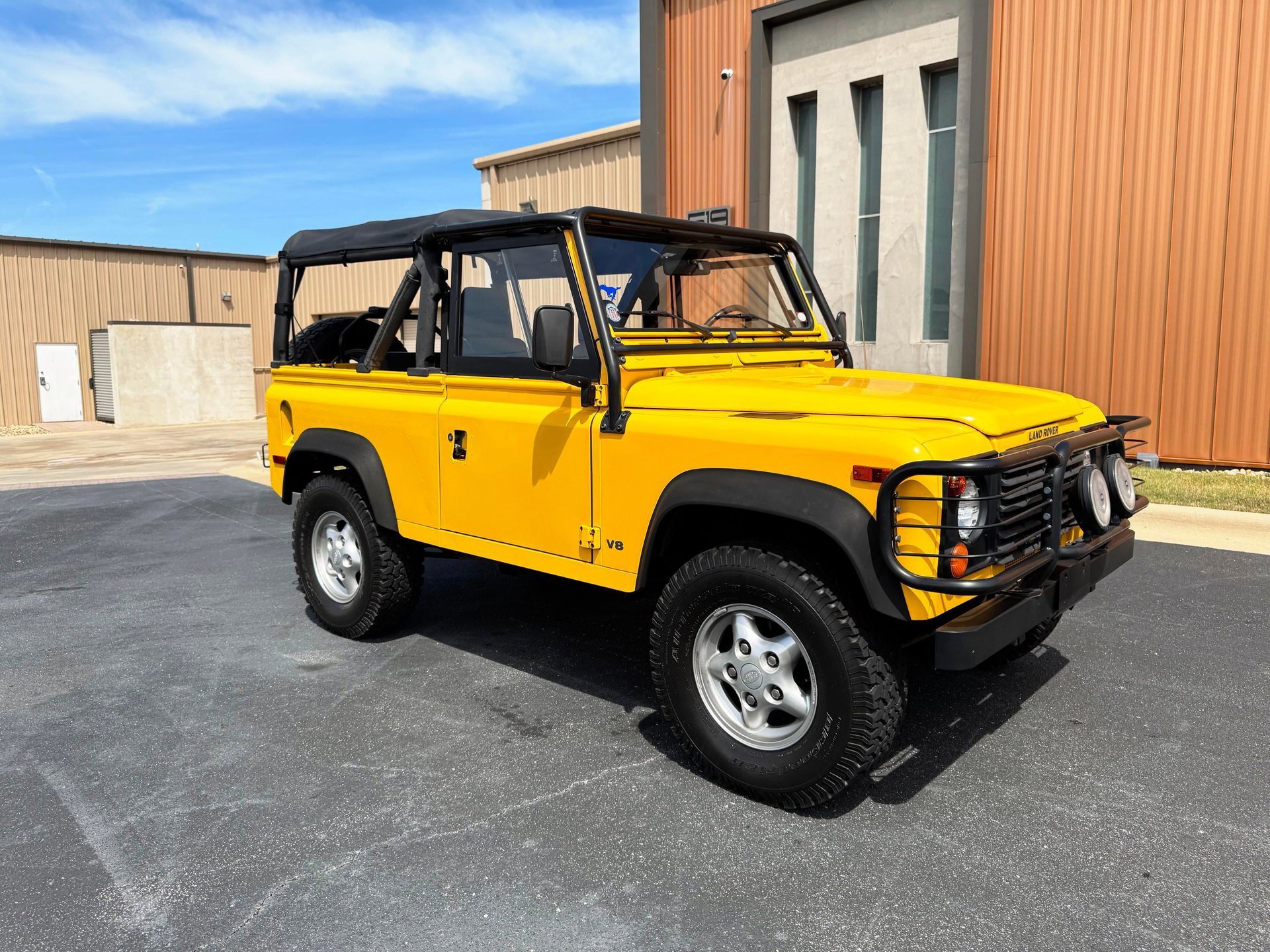 Used 1997 Land Rover Defender 90 AWD/4WD image 1