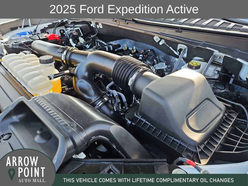 Used 2025 Ford Expedition Active AWD/4WD image 14
