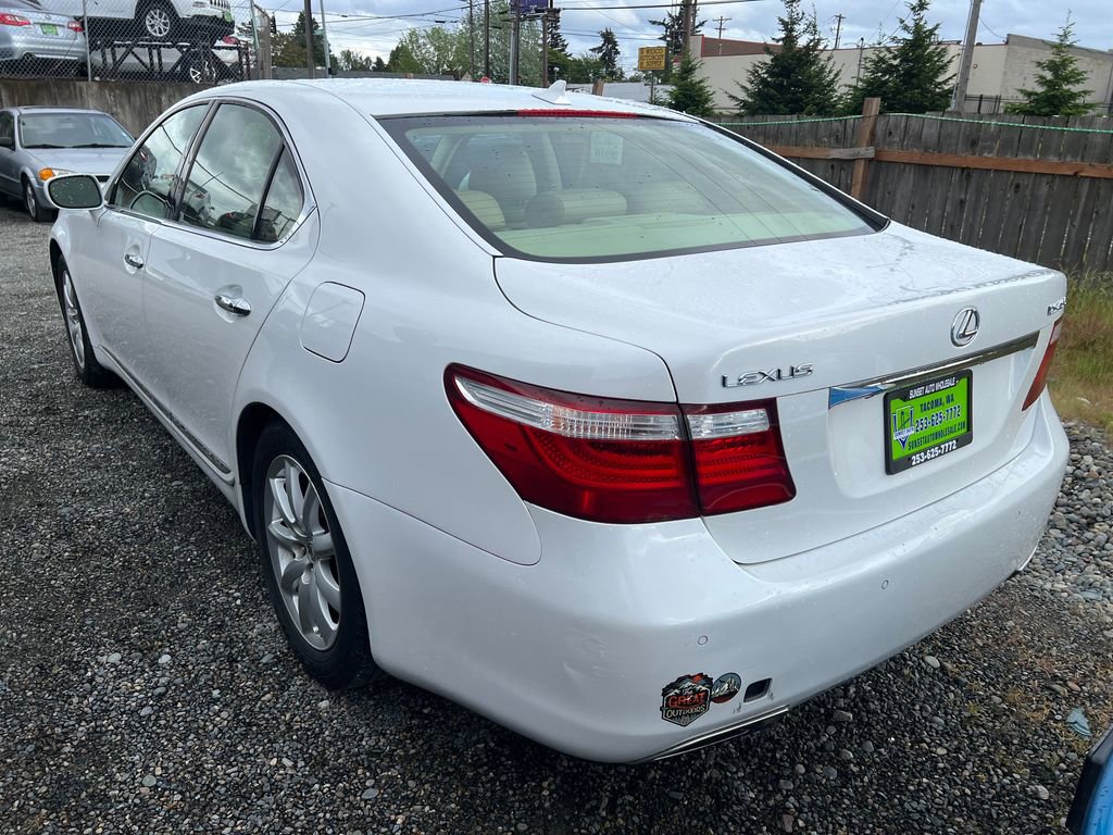 Used 2007 Lexus LS 460 RWD image 2