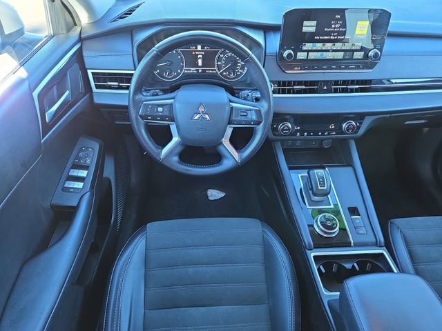 Used 2024 Mitsubishi Outlander SE image 12