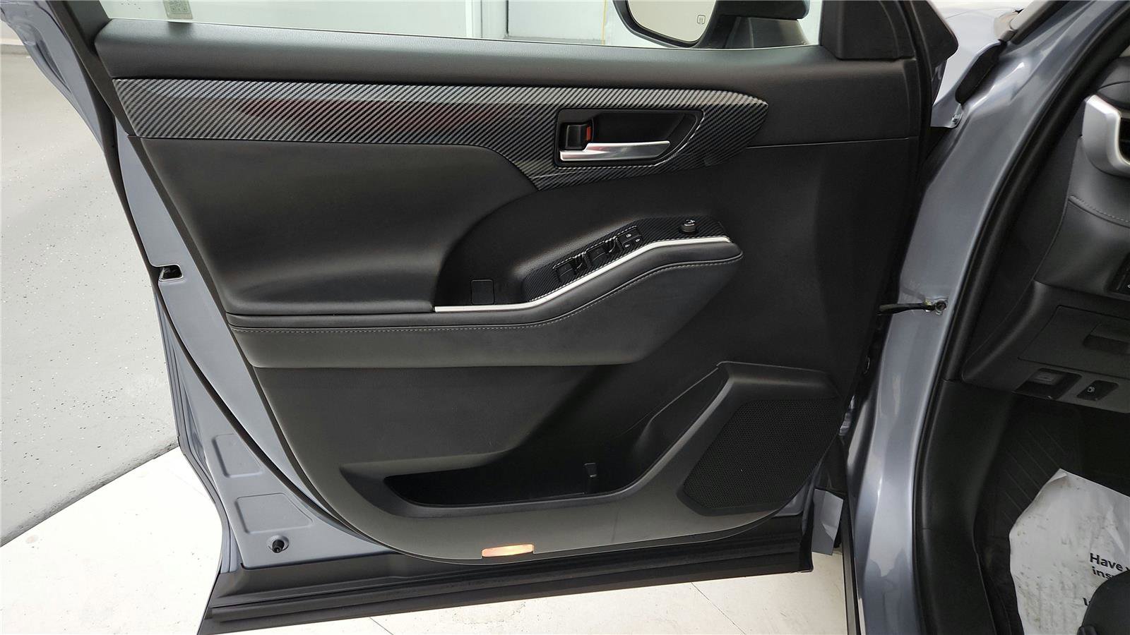 Certified 2022 Toyota Highlander XLE image 35