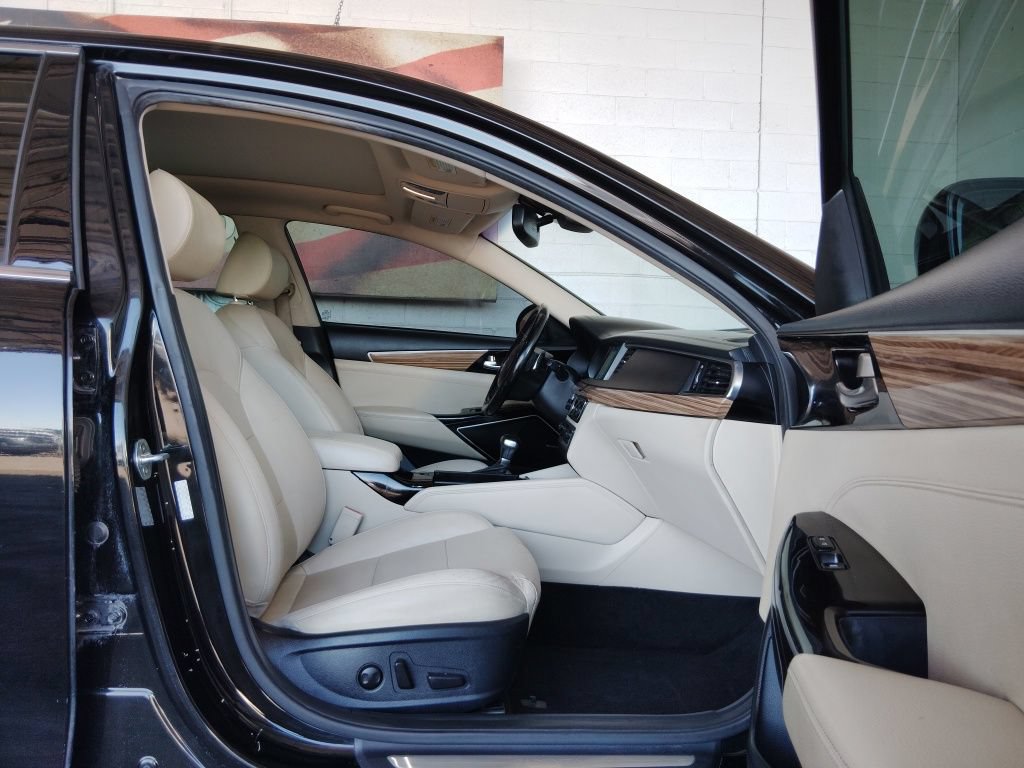 Used 2017 Kia Cadenza Technology FWD image 11