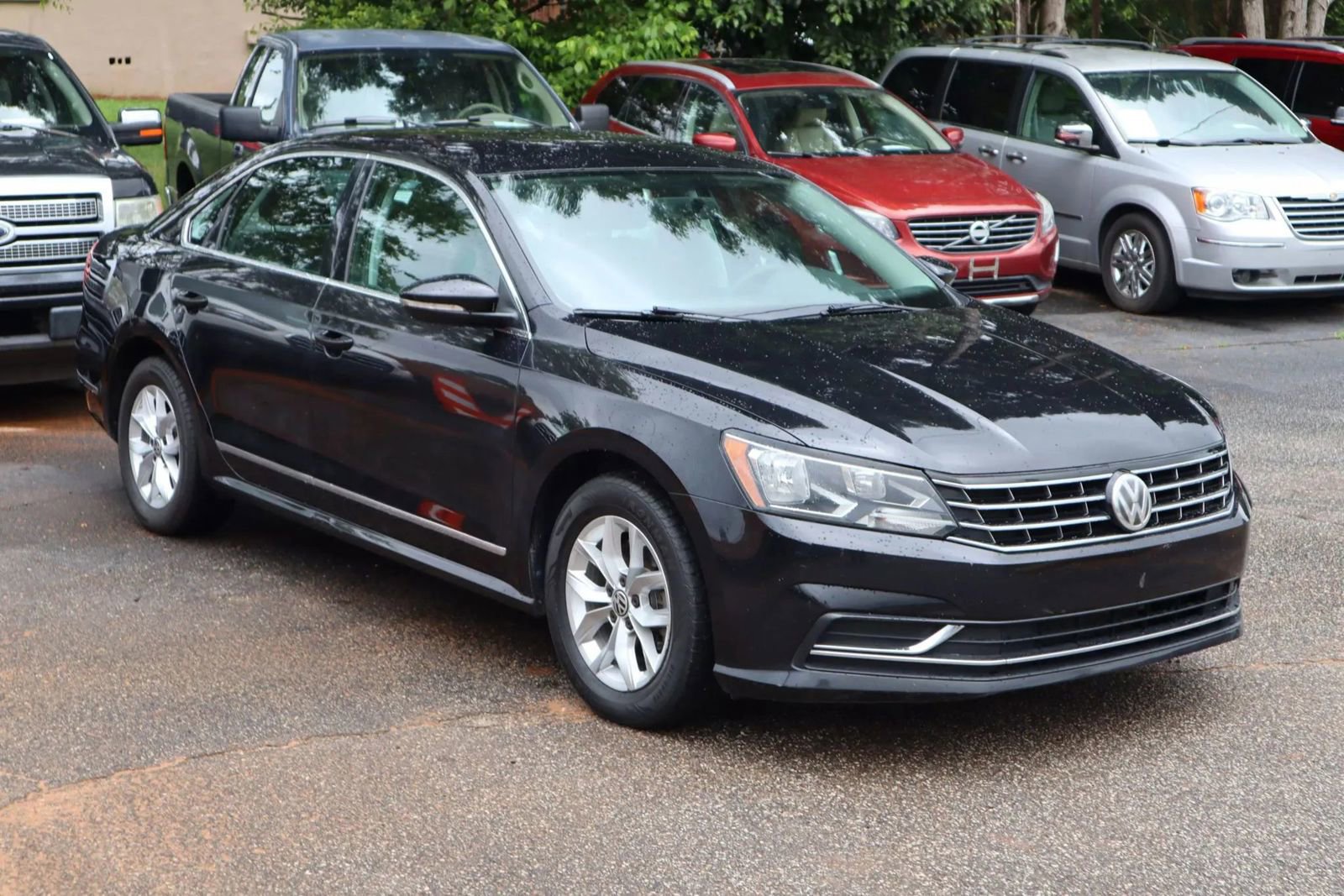 Used 2017 Volkswagen Passat 1.8T S image 3
